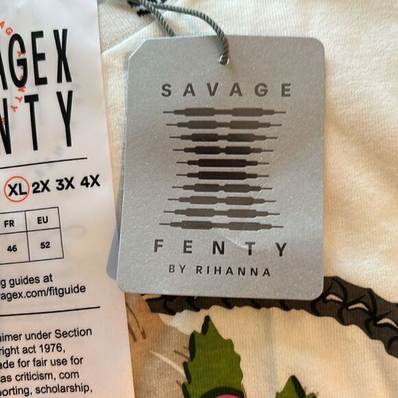 Savage X Fenty Spank Graphic Tee By Rihanna - Picture 14 of 16